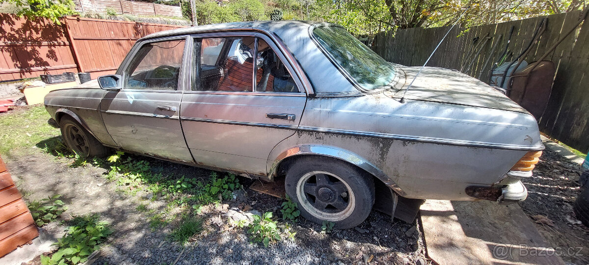 Mercedes w123 200 D - 2