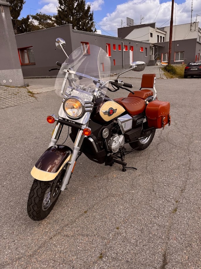 2017 RENEGATE COMMANDO CLASSIC II - 2