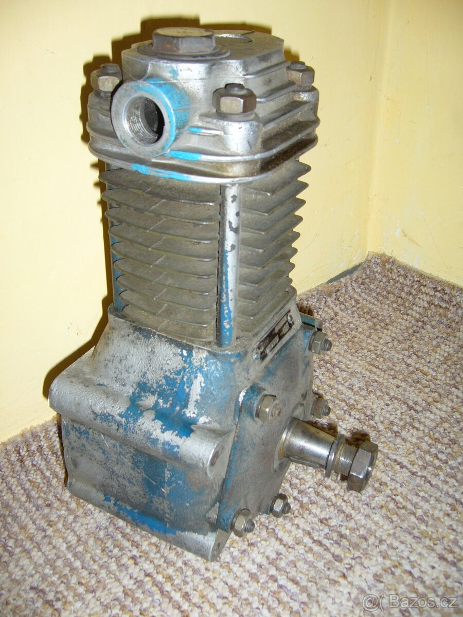 Kompresor veterán Tatra 138 - 2