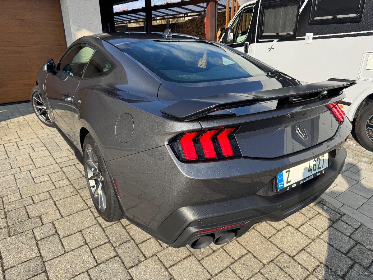 Mustang 5.0 Dark Horse - 2