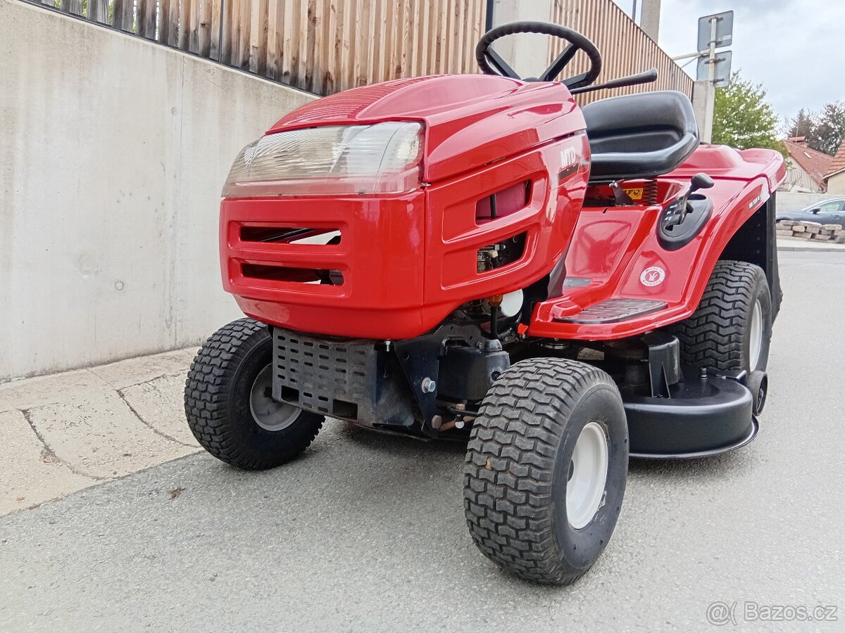 Prodám zahradní traktor MTD - 2