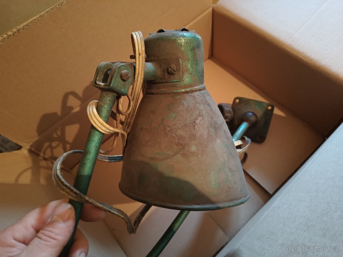 STARÁ DÍLENSKÁ LAMPA - 2
