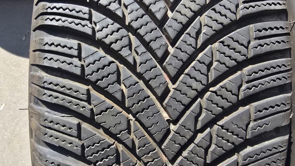 Zimní pneu 205/55/16 Firestone - 2