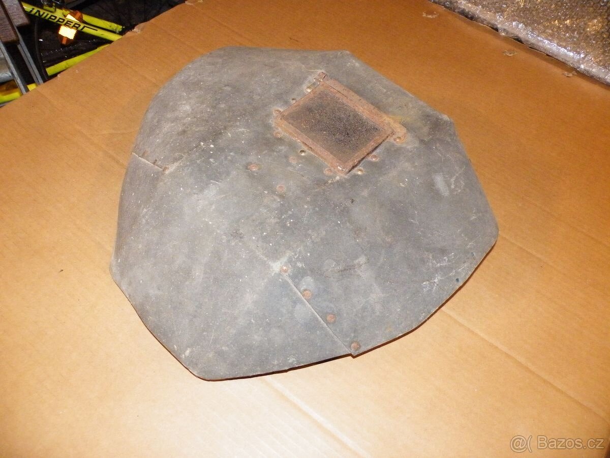 Historická svářečská kukla - 2