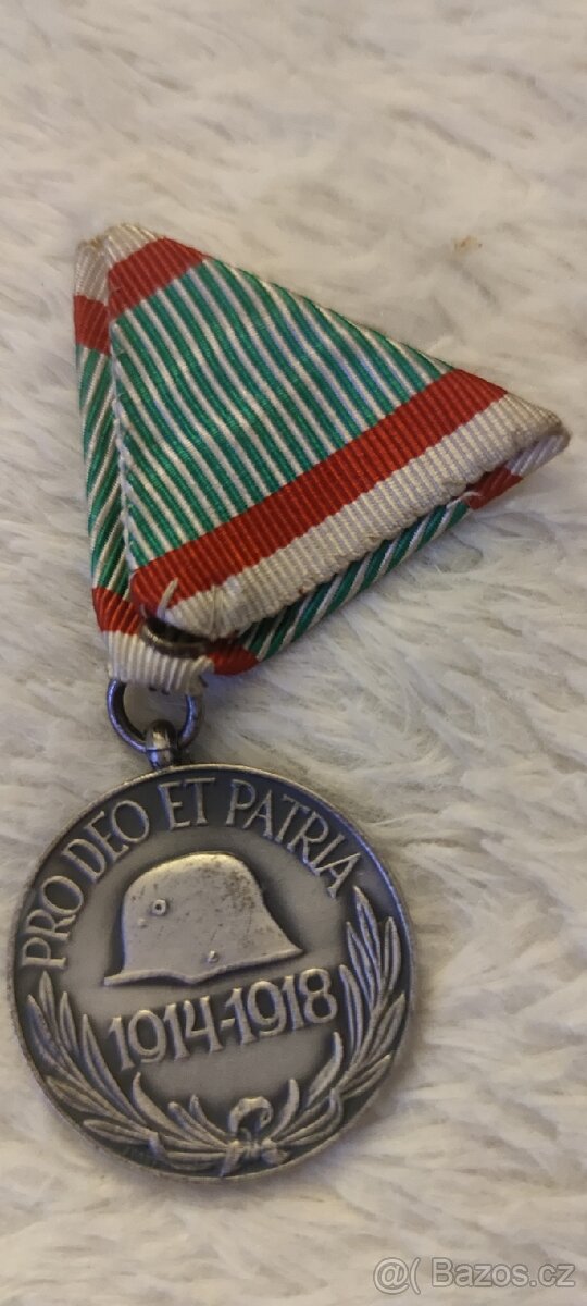 Medaile, vyznamenání. - 2