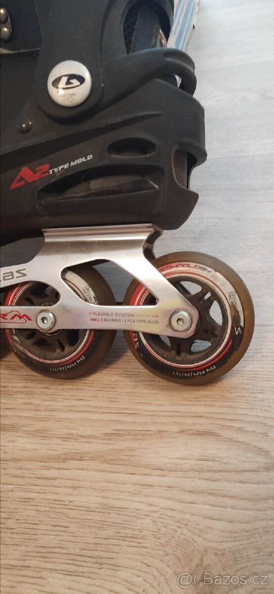 In-line brusle STORM, vel.40 (ABEC 9/84mm) - 2