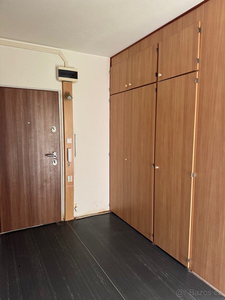Prodej bytu 3+1, Školní Pěšina, Chomutov - 2