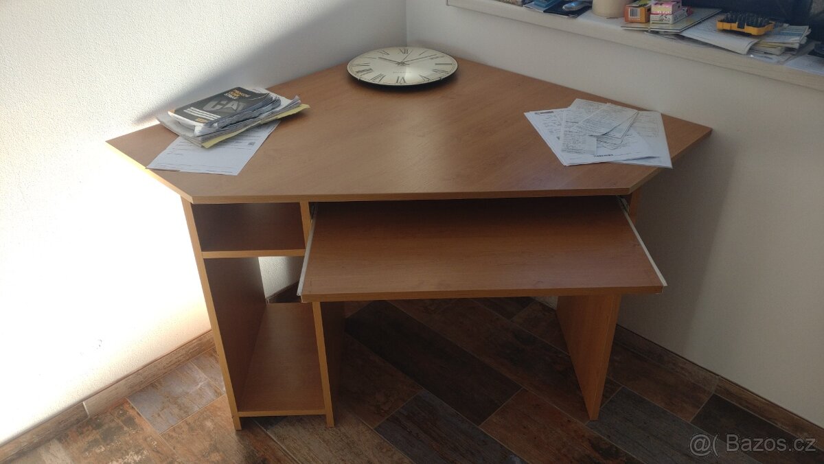 PC stůl - 2