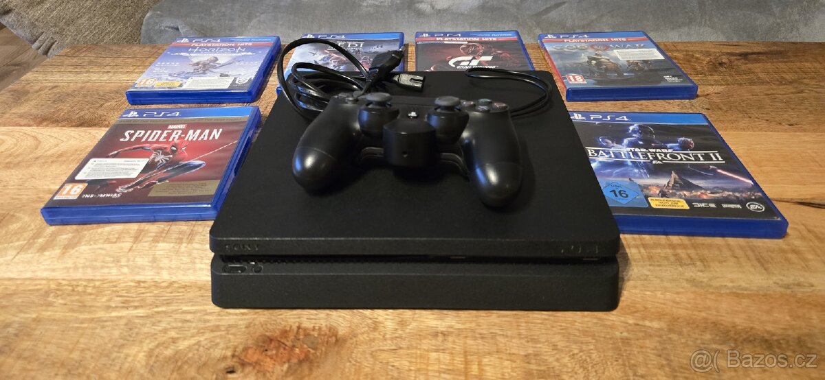 PlayStation 4
- 2