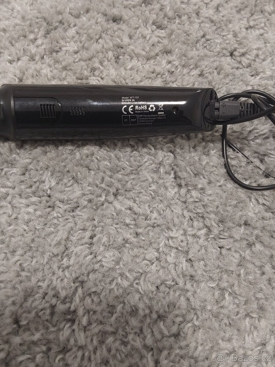 Holící strojek - 2