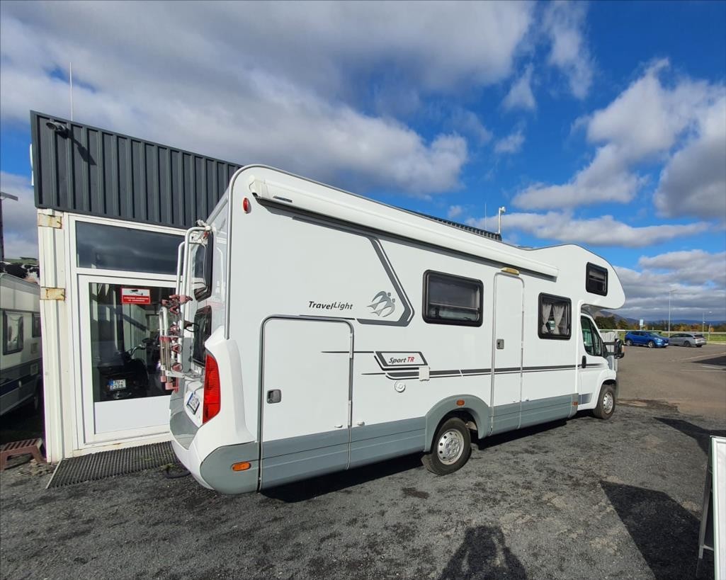 Knaus 2,3 obytný automobil (2010) - 2