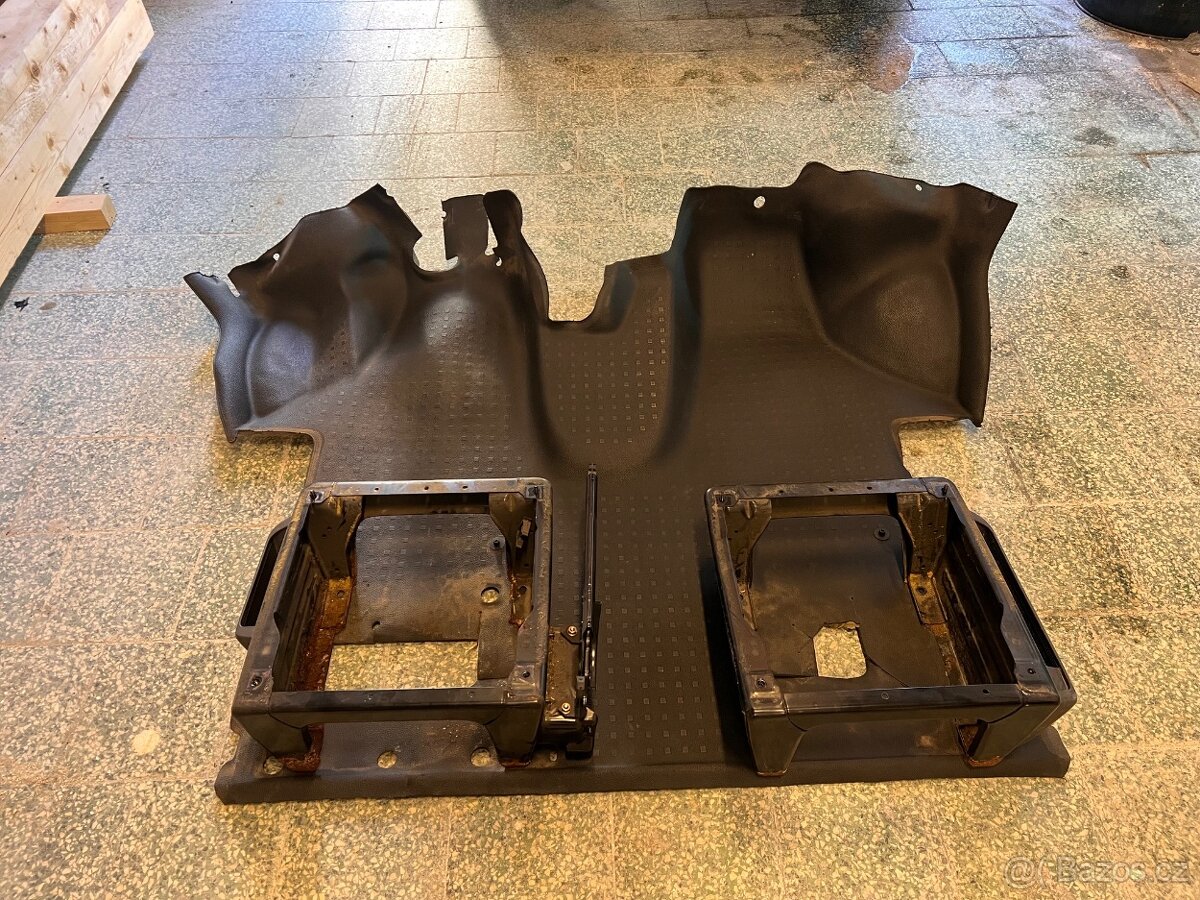 Volkswagen Transporter T5 T6 interiér, sedadla. - 2