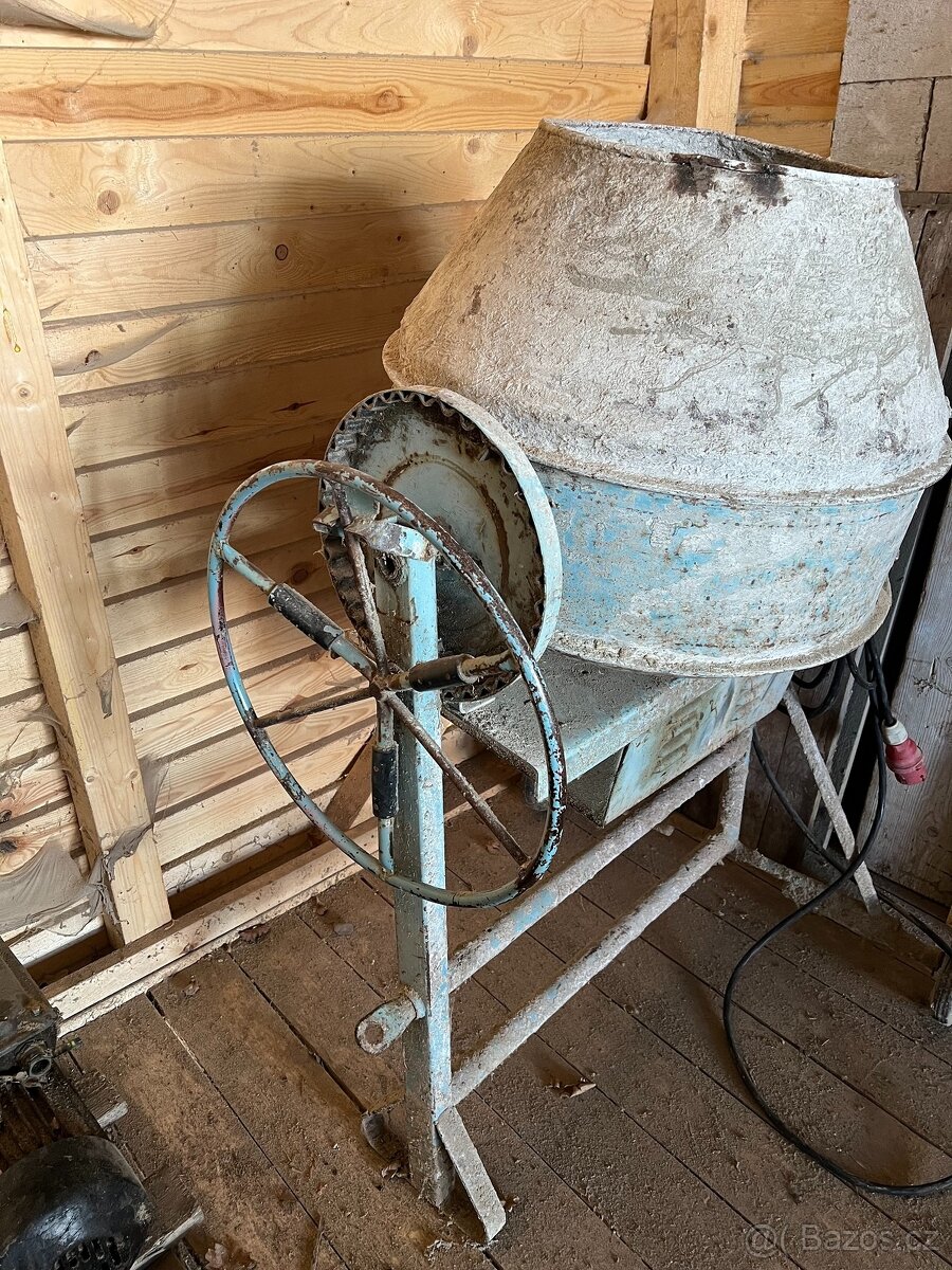 stavební míchačka - 2