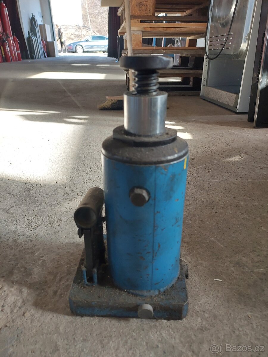Hydraulický zvedák panenka - 2