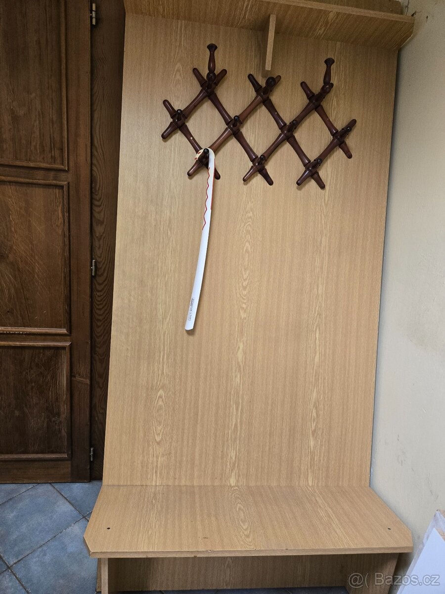 předsíňový věšák se sedákem 200x95 - 2