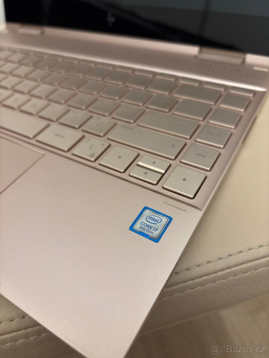 Stylový notebook HP Spectre x360 Convertible 13-ae004nc - 2