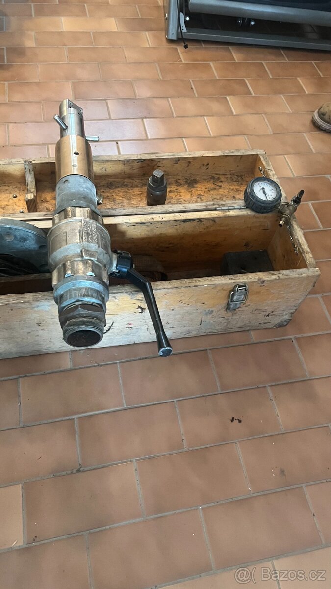 Navrtávací souprava F1 - 2