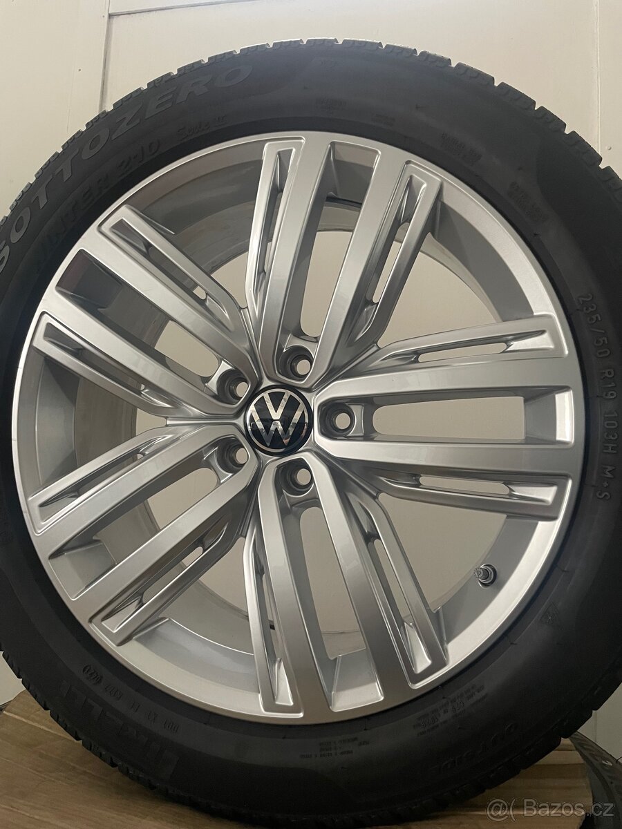 Original zimní alu vw Tiguan r19 Auckland + 235/50/19 95% - 2