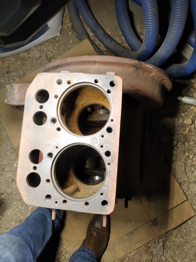 Prodám umytý čistý blok motoru na ZETOR25 - 2
