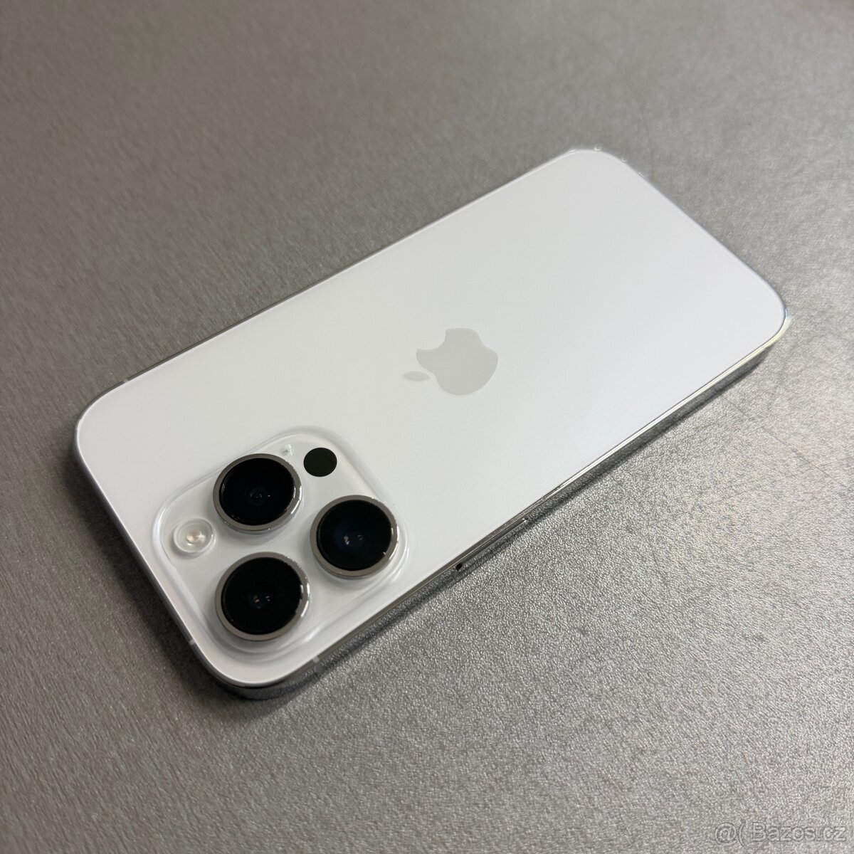 Jako nový iPhone 14 Pro 128GB silver, rok záruka - 2