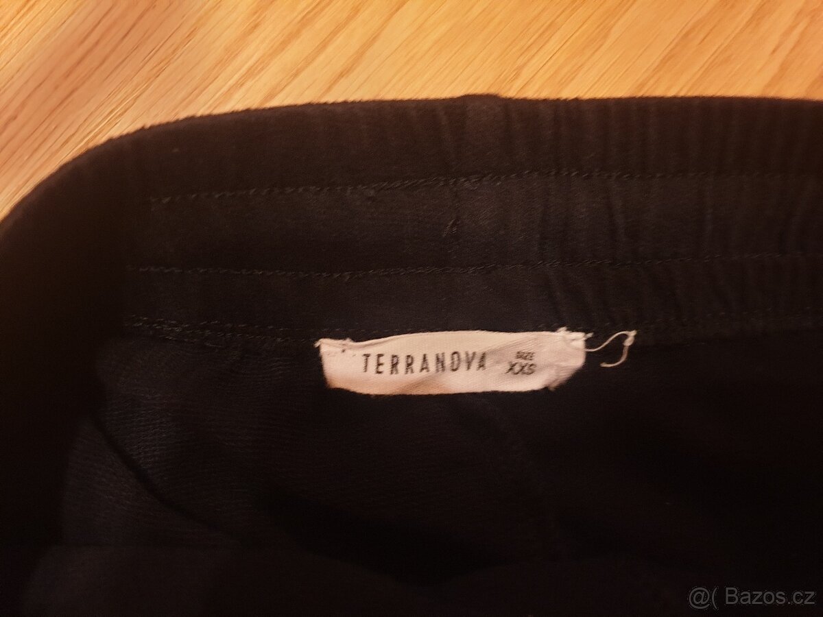 Dívčí černé kraťasy Terranova vel.XXS. - 2