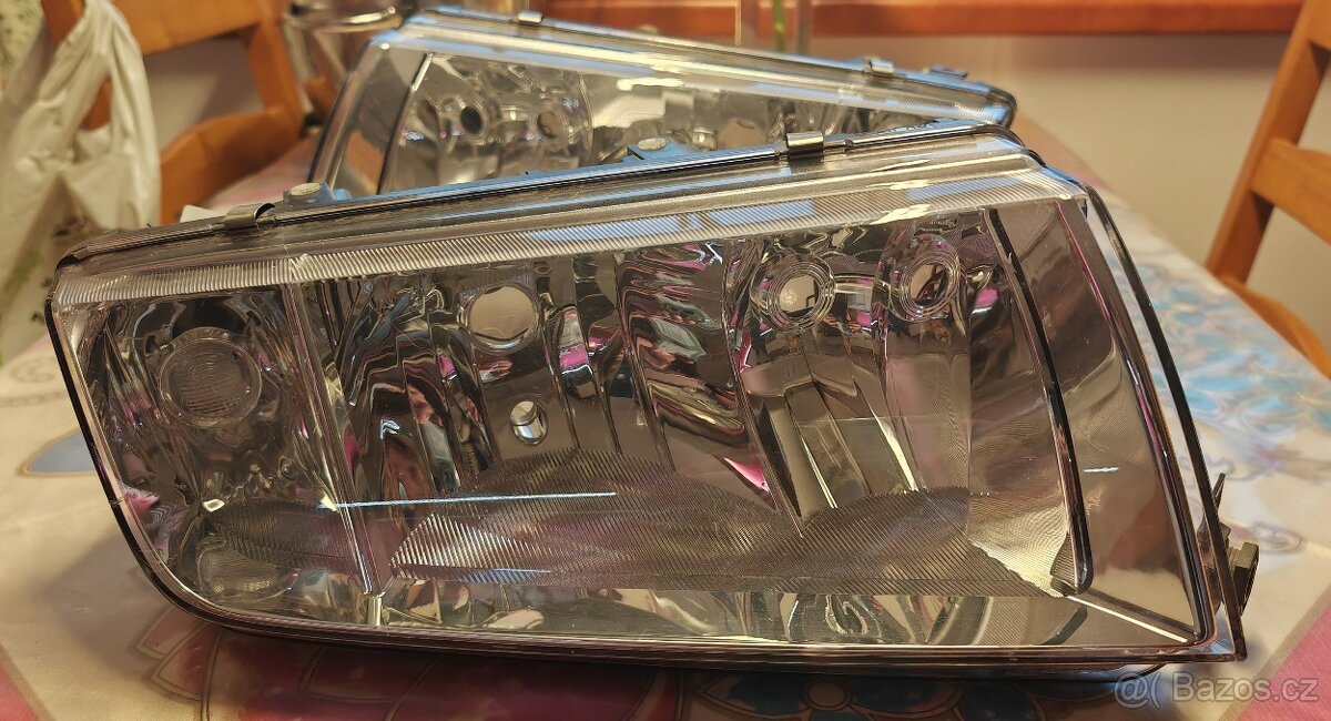 Levé a pravé přední světlo Škoda Fabia 1 - 2