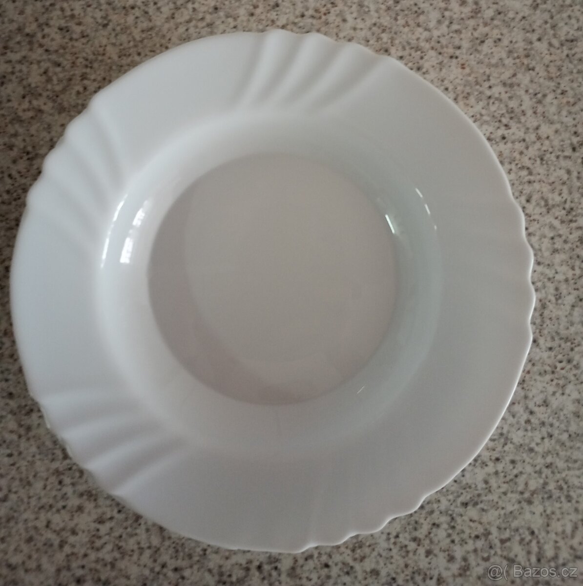 Hluboké a dezertní talíře - 2