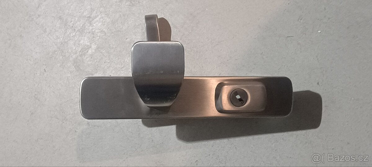 Bezpečnostní kování dveří - 2