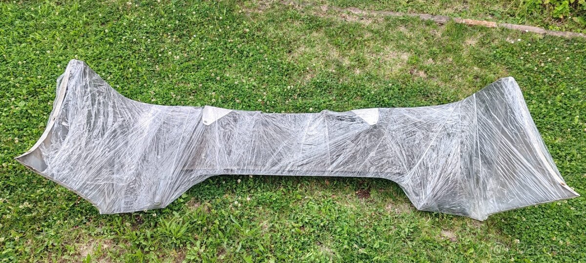 Zadní nárazník Toyota Prius plus - 2