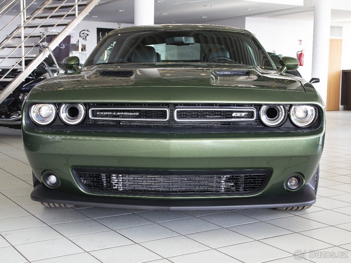 Dodge Challenger GT - 2