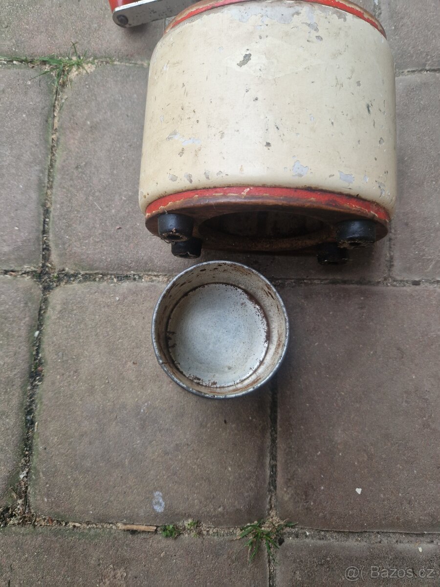 Starý mlýnek na kávu - 2