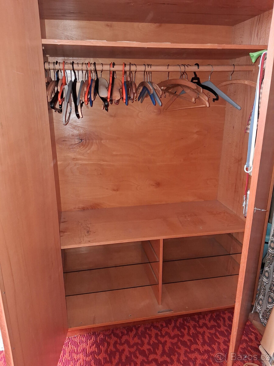 Šatní skíříně - 2