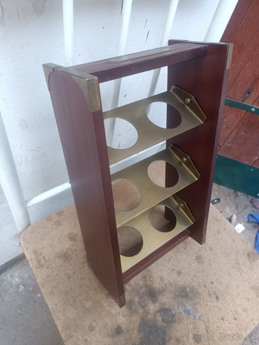 Stojan na láhve - 2