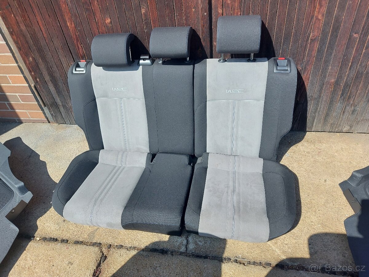 VW POLO WRC interiér - 2