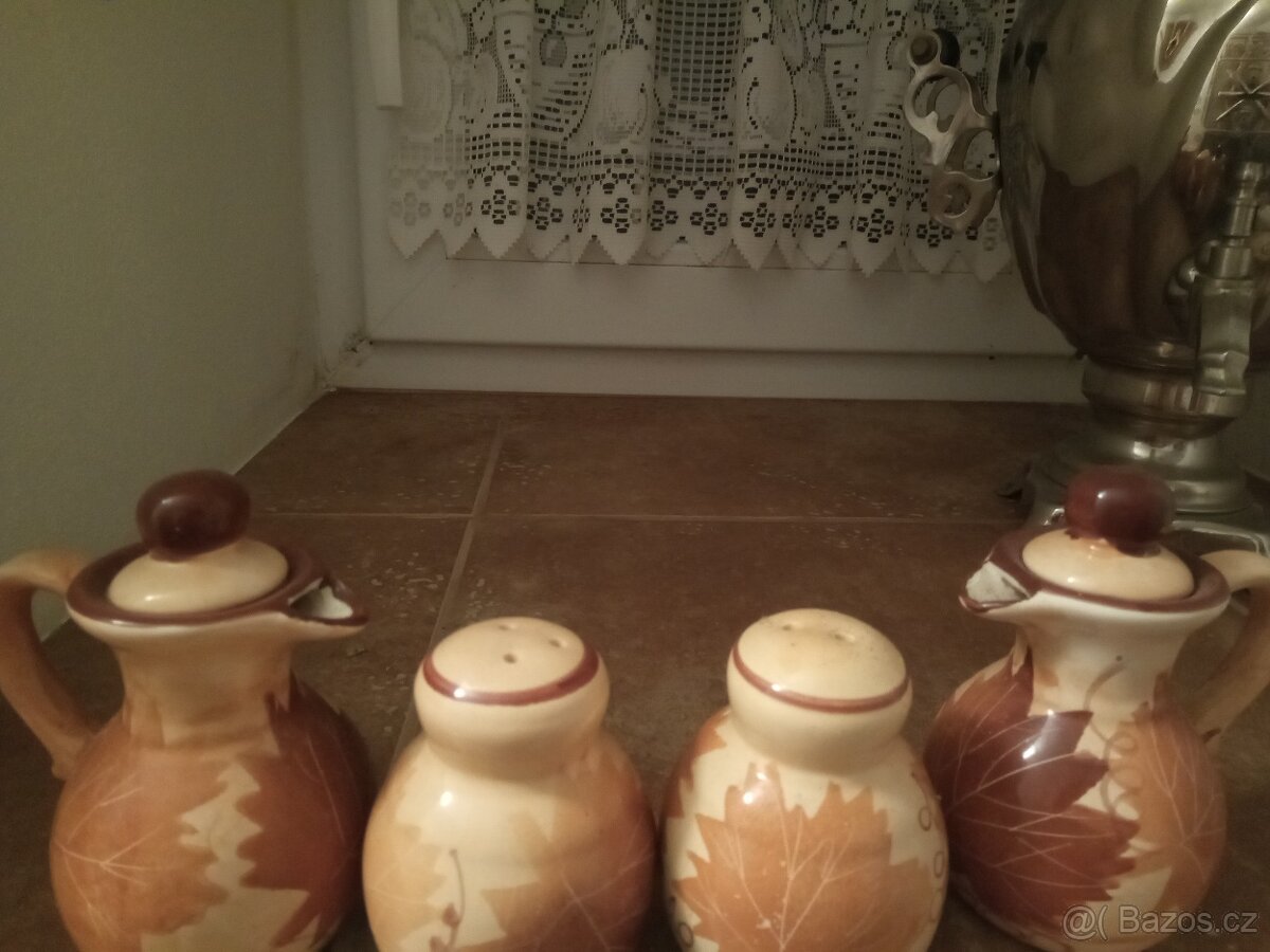 Stolní dochucovací sada - 2