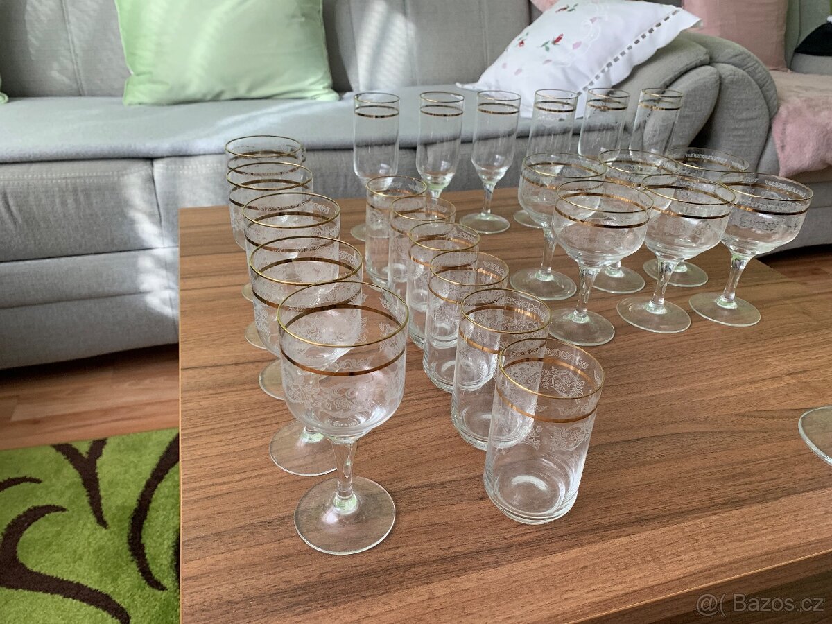 Sklenice na víno, šampaňské, pivo, koňak, vodu, TOP STAV - 2