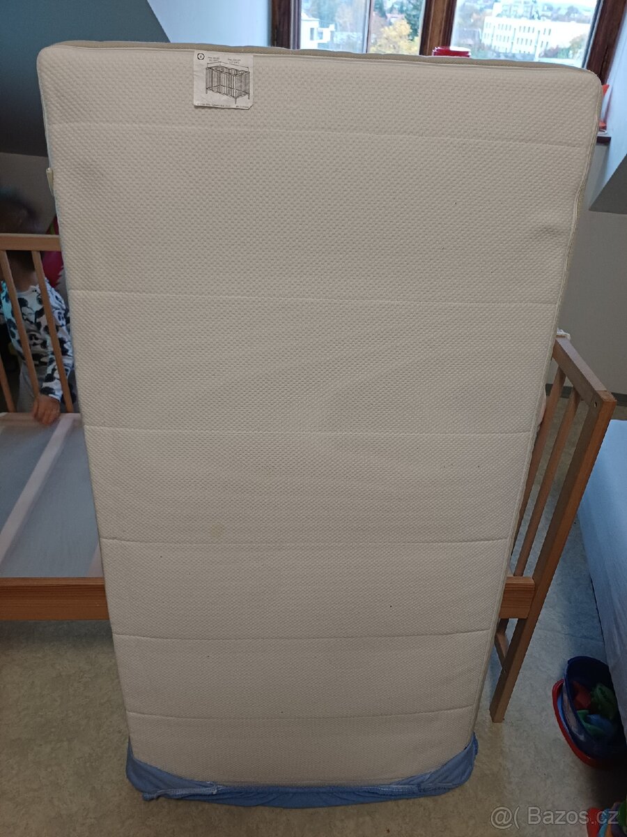 dětská postýlka(IKEA) s matrací(120x60) - 2