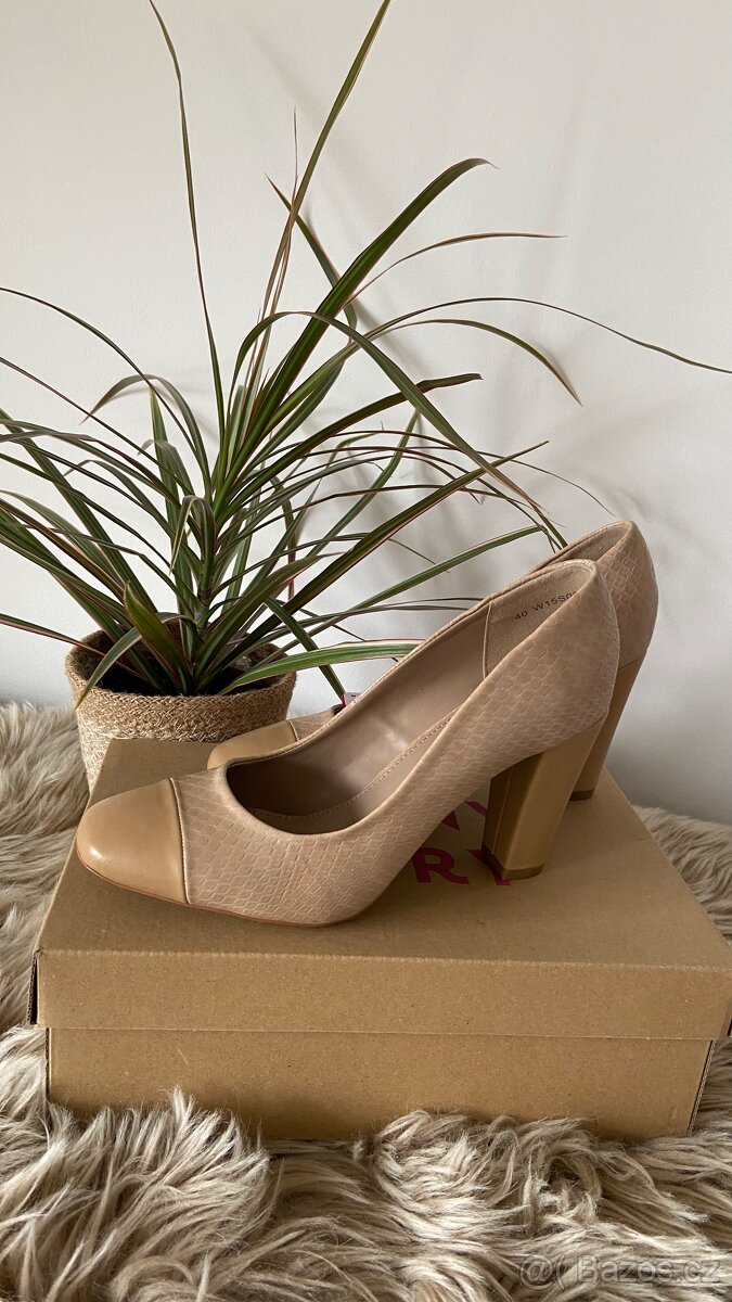 Nové dámské hnědé lodičky vel.40 - 2