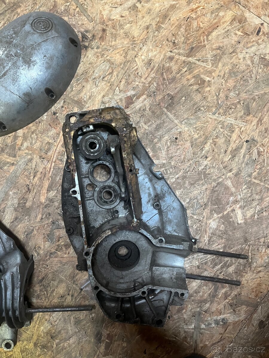 Kartéry motoru čz jednoválec - 2