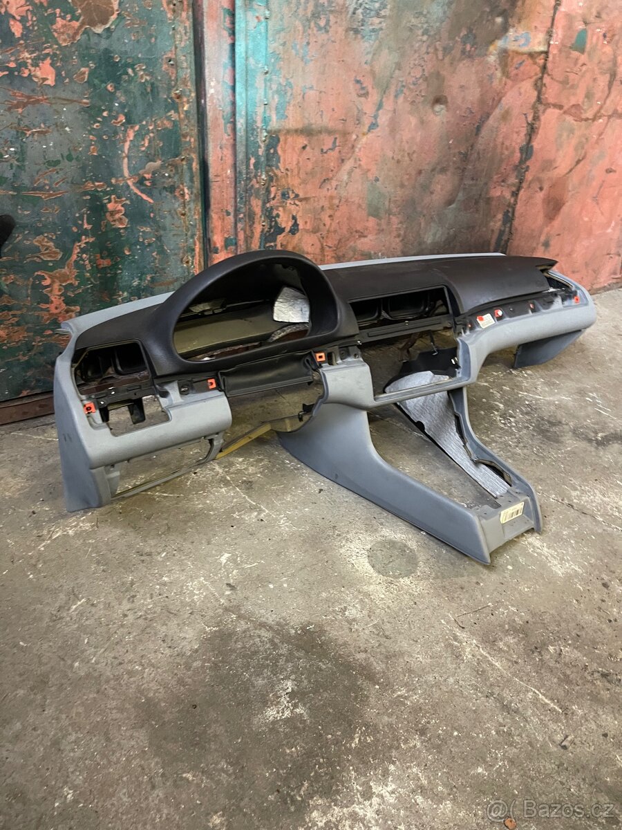 E46 palubka šedivá - 2