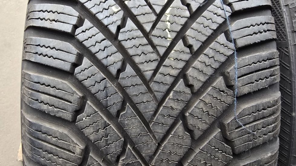 Zimní pneu 205/55/16 Continental - 2