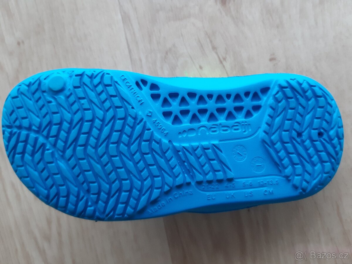 Dětské pantofle k bazénu modré vel.21-22 - 2