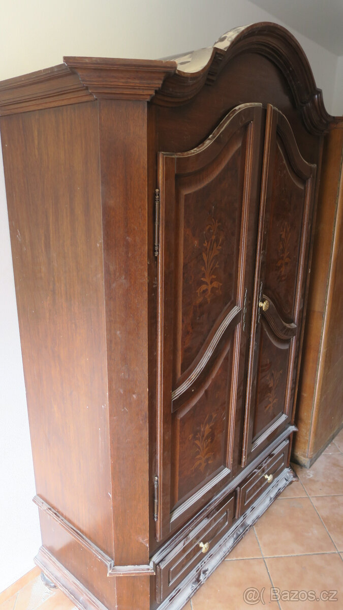 Starožitná skříň masiv - 2