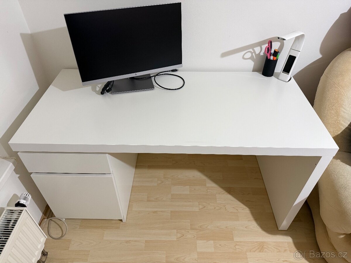 Psací stůl MALM IKEA - 2