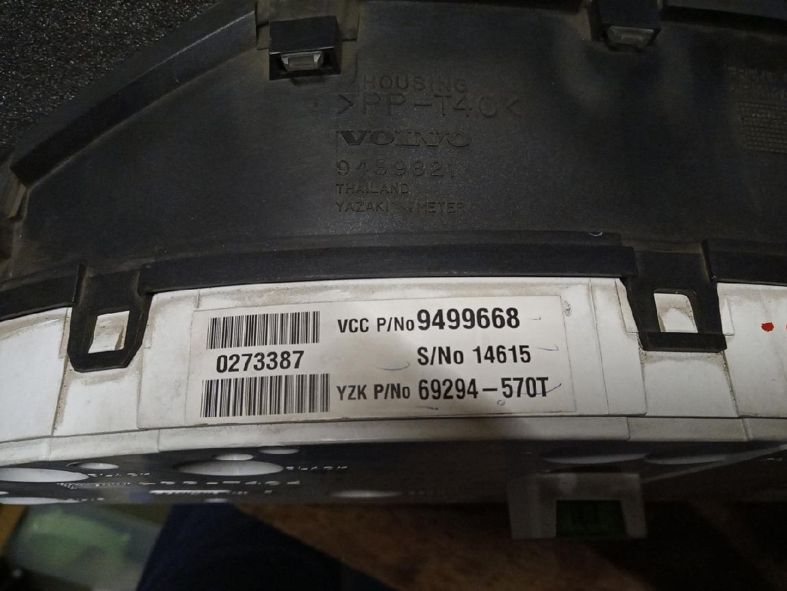 Volvo přístrojová deska V70II/S60/XC70 - 2