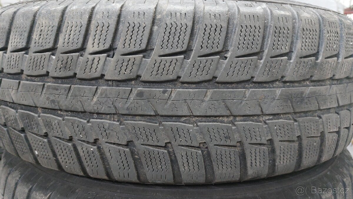 215/70/16 zimní Falken - 2