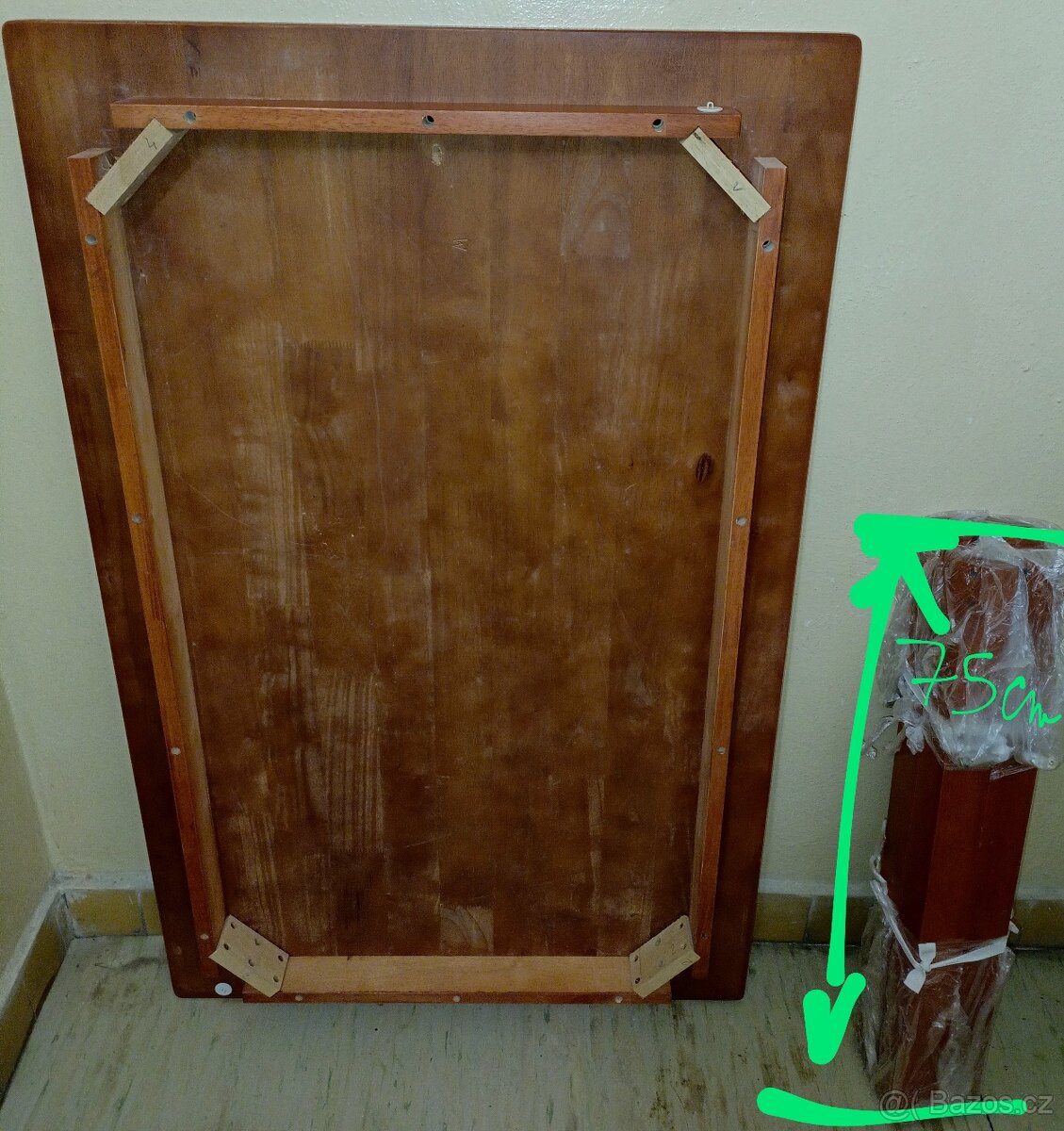 Stůl celodřevěný - 2