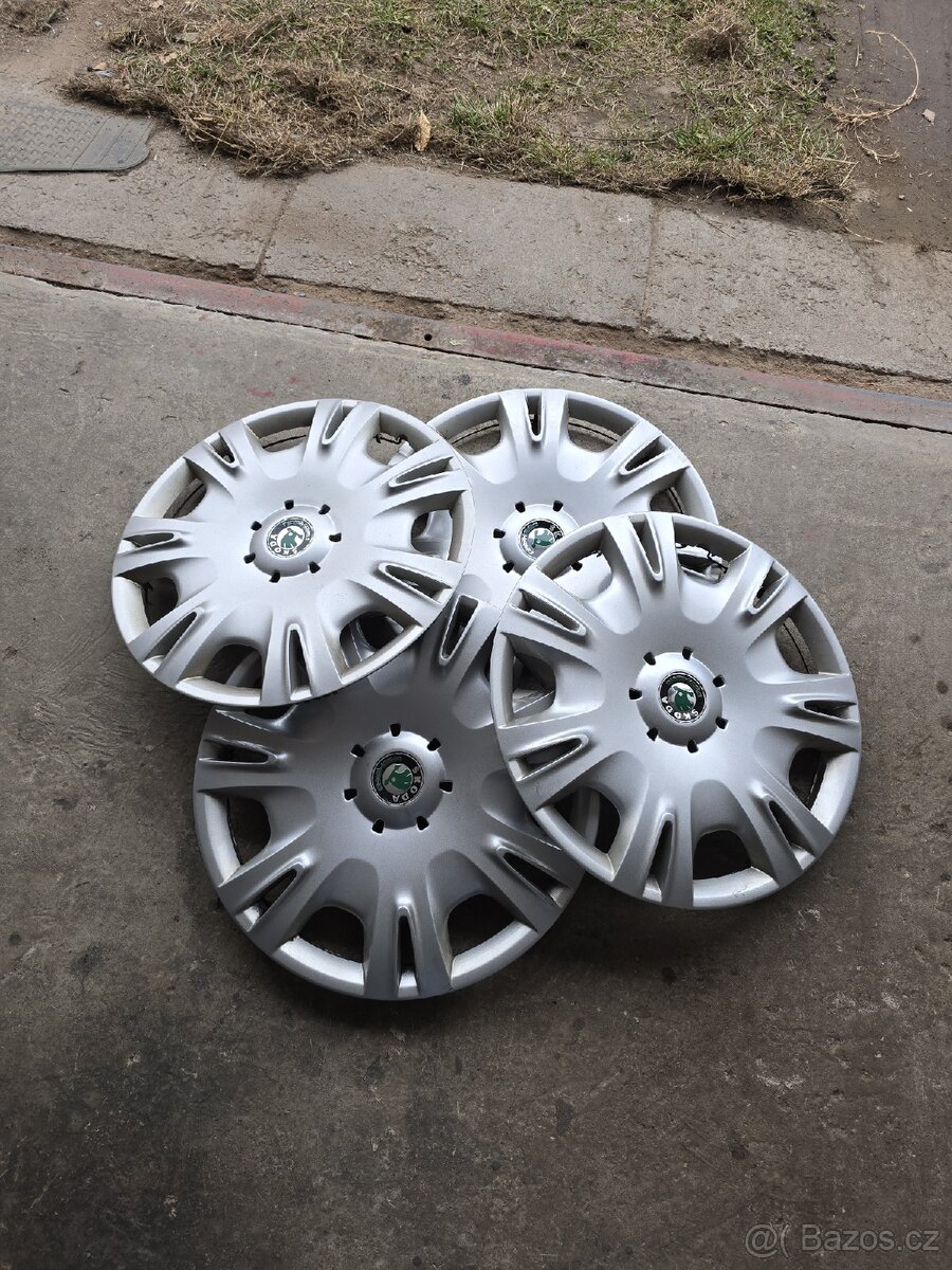 Poklice Škoda r16 - 2