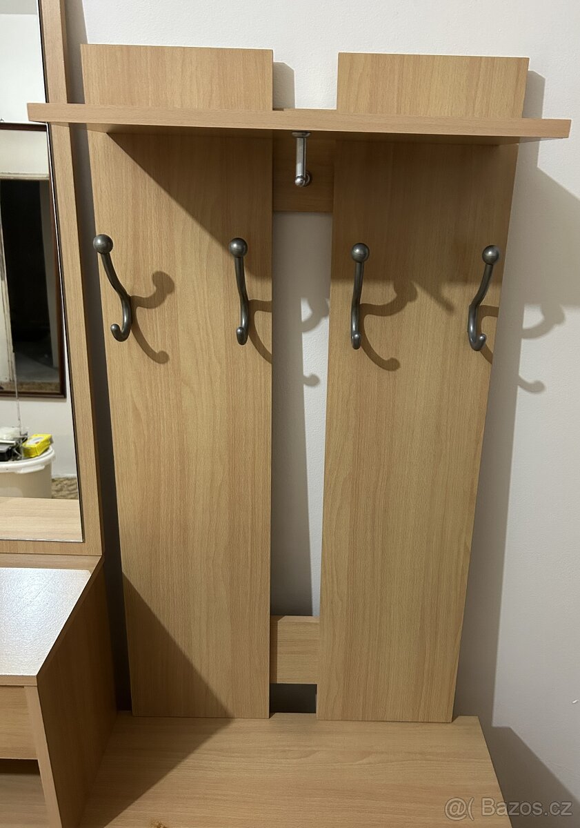 Předsíňová stěna - 2