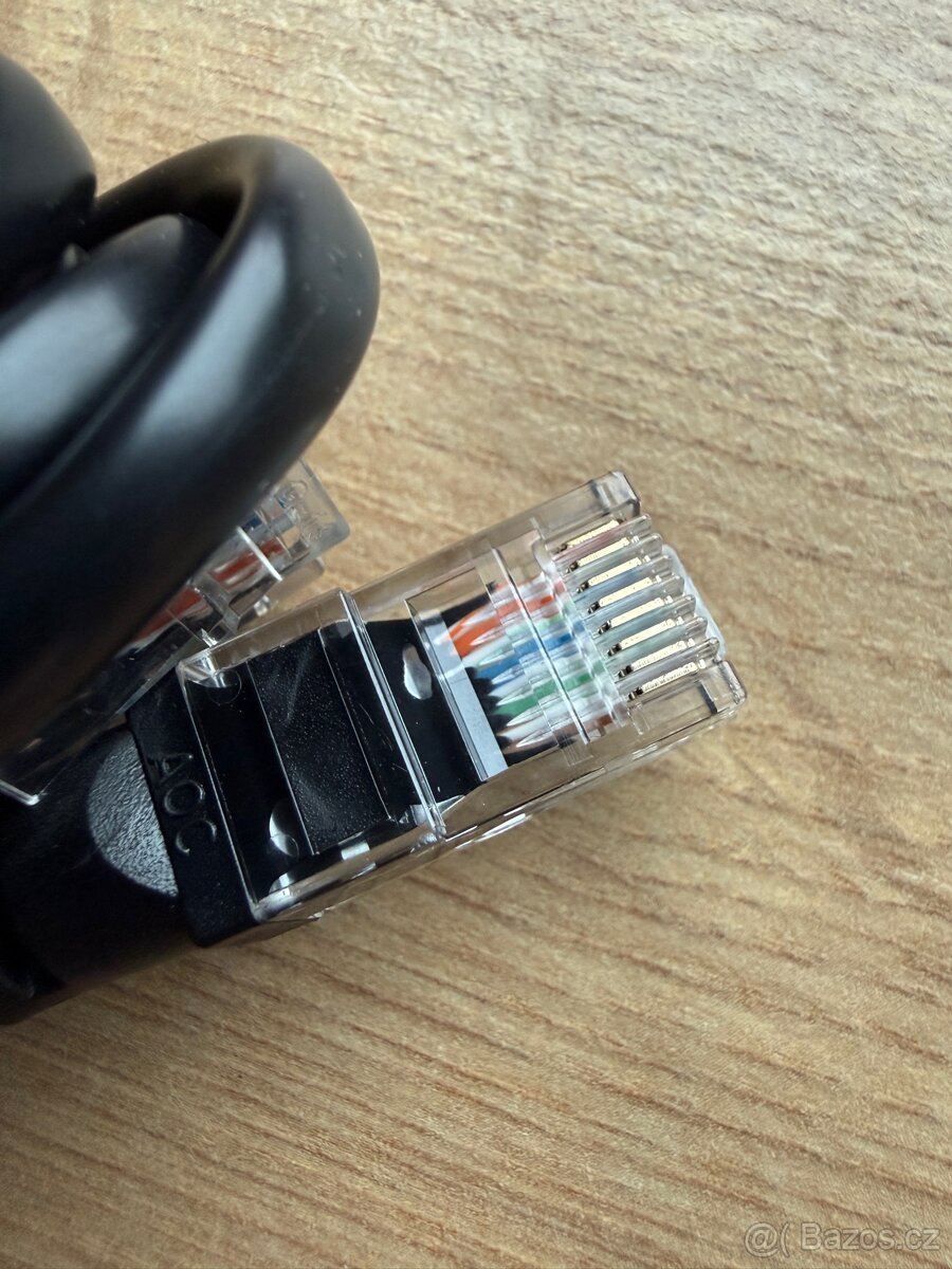 Kvalitní černý Ethernetový/LAN kabel (RJ-45) - 2